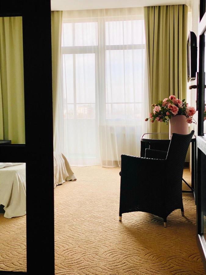 Arkpalmira Hotel Одеса Екстериор снимка