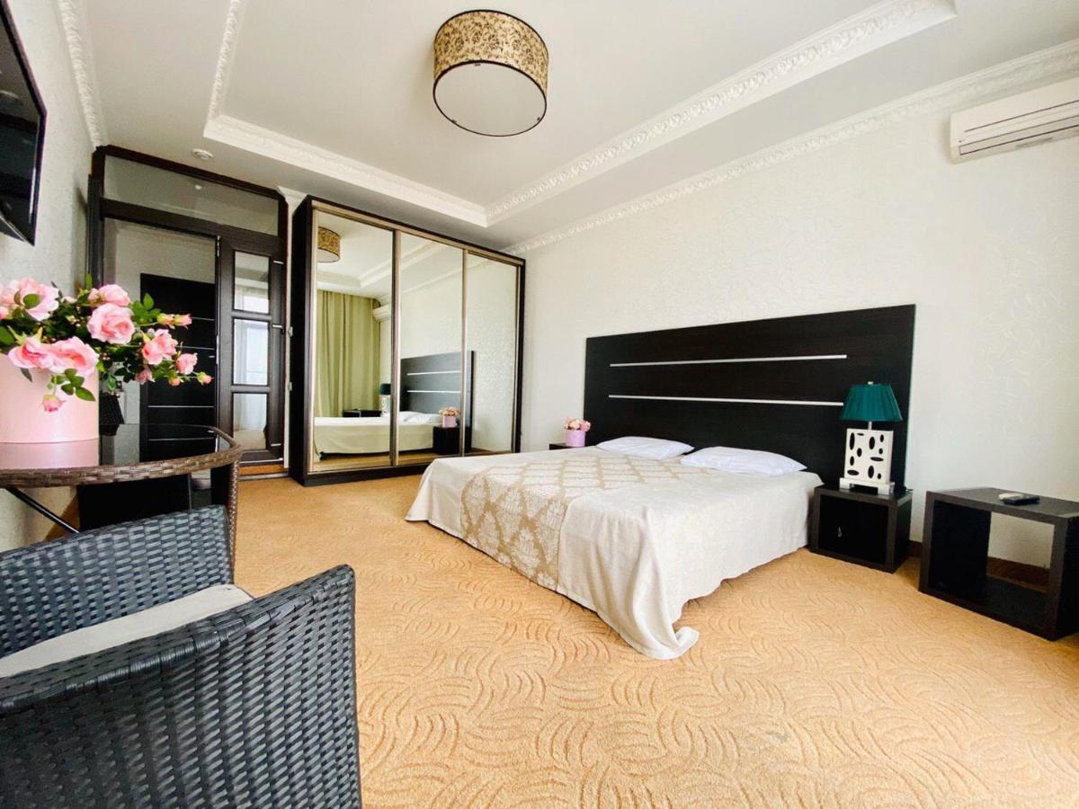 Arkpalmira Hotel Одеса Екстериор снимка